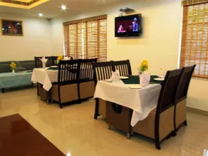 Hotel Peninsula - Image 3