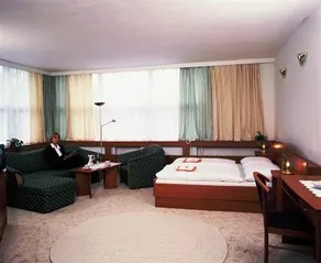Hotel Baťov - Společenský dům - Image 5