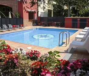 Apartamentos Vilassar & Swimming pool - Image 4