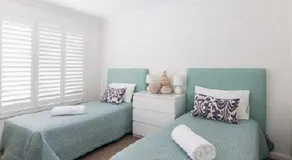 12 Cliff Road - Image 2