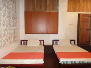 Sarras Guest House - Image 5