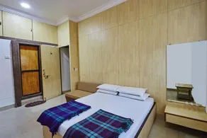 Hotel Swapna International - Image 2
