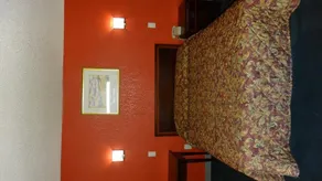 Country Club Motel - Image 2