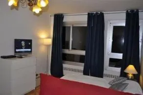 Avenue D'italie 2 Two Bedroom Apartment - Image 5