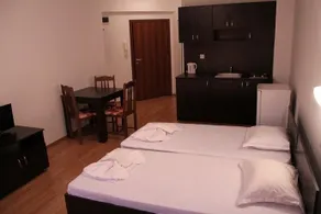 Royal Palm Apartments - Image 4