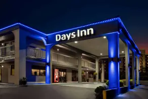Days Inn by Wyndham Anderson - Image 2