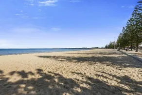 Seaside Beach Home - Image 4