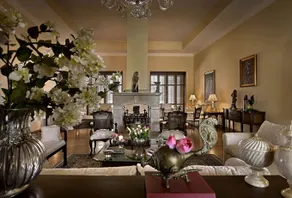 Hamira Luxury Homestay - Image 1