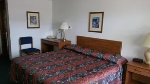 AmeriVu Inn Harvest Estates - Image 4