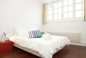 Bastille Apartments - Image 3
