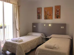 Hostal Pension Bruselas - Image 3