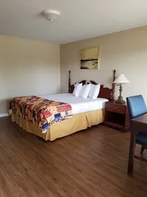 Red Carpet Inn - Image 3