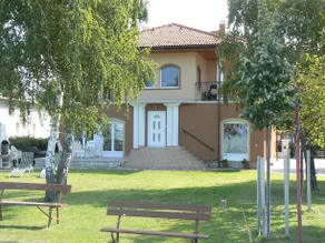 Lomb Apartman - Image 3