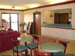 Lamar Inn & Suites - Image 2