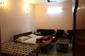GUEST HOUSE BUNGALOW - Image 4