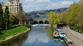 Clean Bath property by canal and town with free parking, WiFi and breakfast included - Image 4