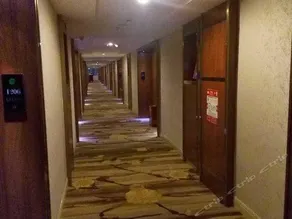 Foshan Qiantu Business Hotel - Image 4