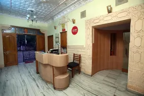 OYO Rooms Old Public Park - Image 4