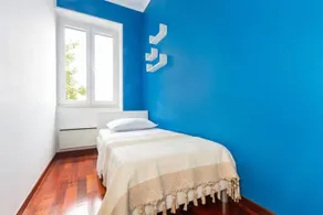 Modern Hill Apartment - Image 4