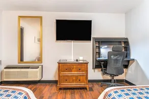 Cottage Inn & Self Storage - Image 3