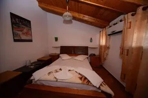 Motel 111 - Image 3