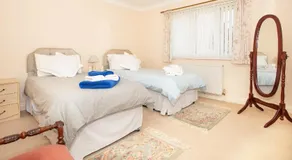 Luxury House in Warsash - Image 2