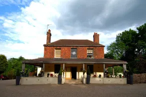 The Mulberry Inn - Image 2