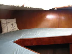 La Colombe Holiday Boat - Image 3