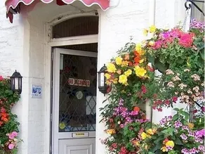 Silver Jubilee Guest House - Image 2