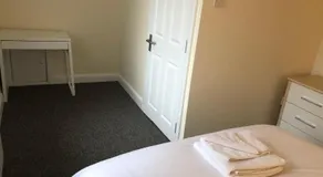 The Upper Room Apartment - Image 2
