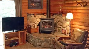 17mbr - Log  - Bbq - Pets Ok - Wifi - Sleeps 8 2 Bedroom Home by RedAwning - Image 5