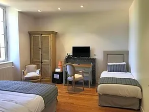 Hotel Le Chateau de Césarges - Image 2
