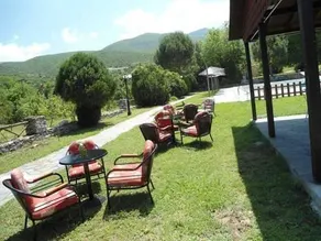 Iniochos guesthouse - pool bar - Image 5