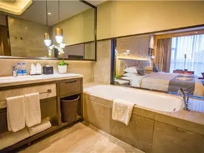 Phoenix New Century Grand Hotel - Image 3
