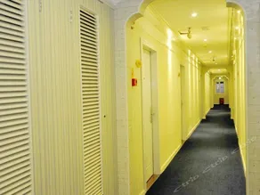 L7 Boutique Hostel - Image 4