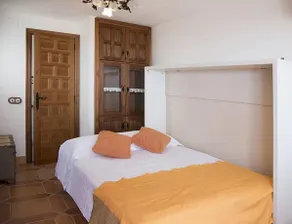Rustic Med Castell - Image 2