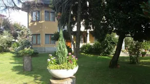 Villa Milano Laghi - Il Giardino Fiorito B&B - Image 5