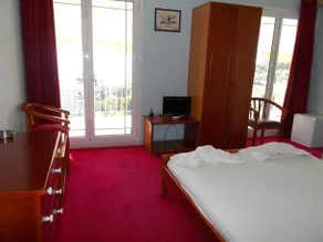 Aleka's House - Image 4