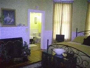 Historic Manse - Image 4