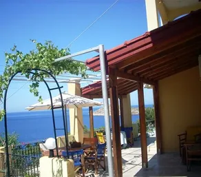 Melina's Apartments - Image 4