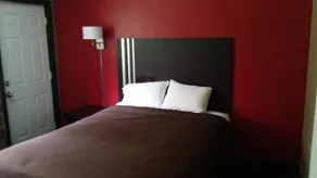 Rock Haven Terrace Motel - Image 2