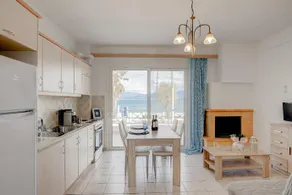 Sugar Blue - Apartment on the beach - Image 3