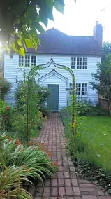 Period, characterful cottage of unique charm - Image 4