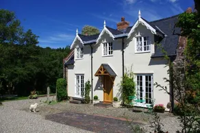 Red House Cottage Bed and Breakfas - Image 2