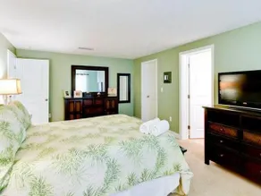 Gorgeous Periwinkle Cottage - Image 4