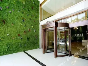 YICHEN INTERNATIONAL HOTEL - Image 4