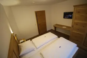 Apart Geisler - Image 3