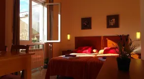 Hostal Tirso Plaza - Image 3