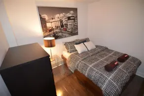 Toronto Escape - The Amethyst Suite - Image 2
