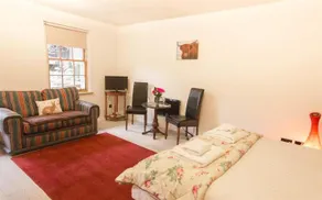 Castle view&Grassmarket studio flat with Luxury bathroom - Image 5
